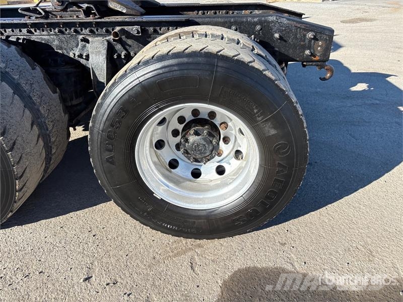 Freightliner Coronado 122SD Autotractoare