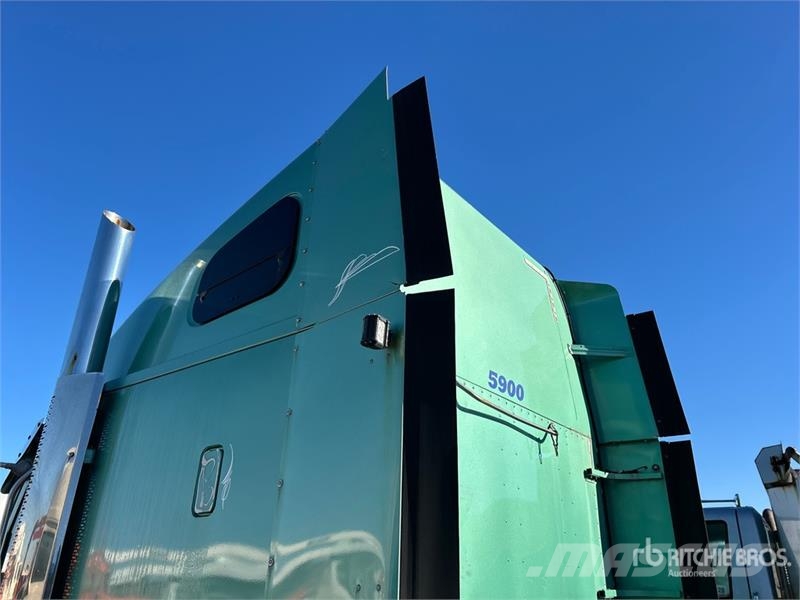 Freightliner Coronado 132 6x4 T/A Sleeper Truck Tractor وحدات الجر