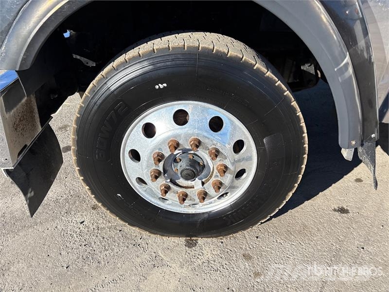 Freightliner Coronado 122SD Autotractoare