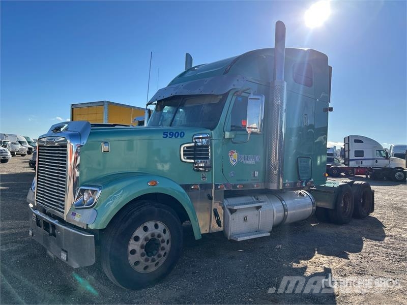 Freightliner Coronado 132 6x4 T/A Sleeper Truck Tractor وحدات الجر