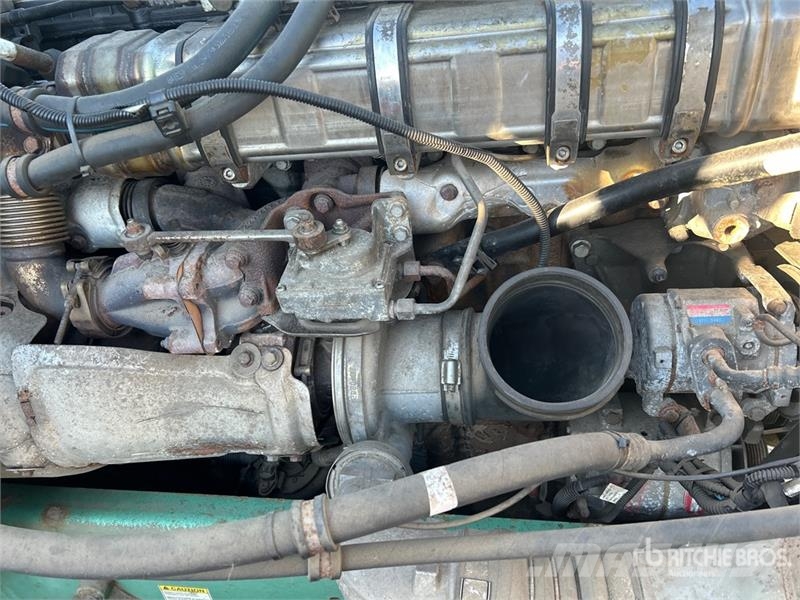Freightliner Coronado 132 6x4 T/A Sleeper Truck Tractor وحدات الجر