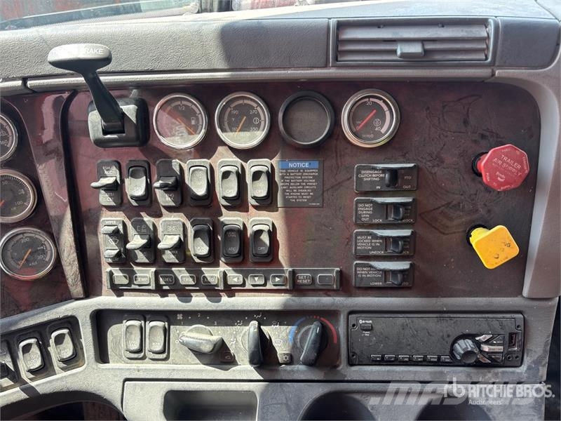 Freightliner Coronado 6x4 T/A Sleeper Truck Tractor (Inoperable Sadulveokid