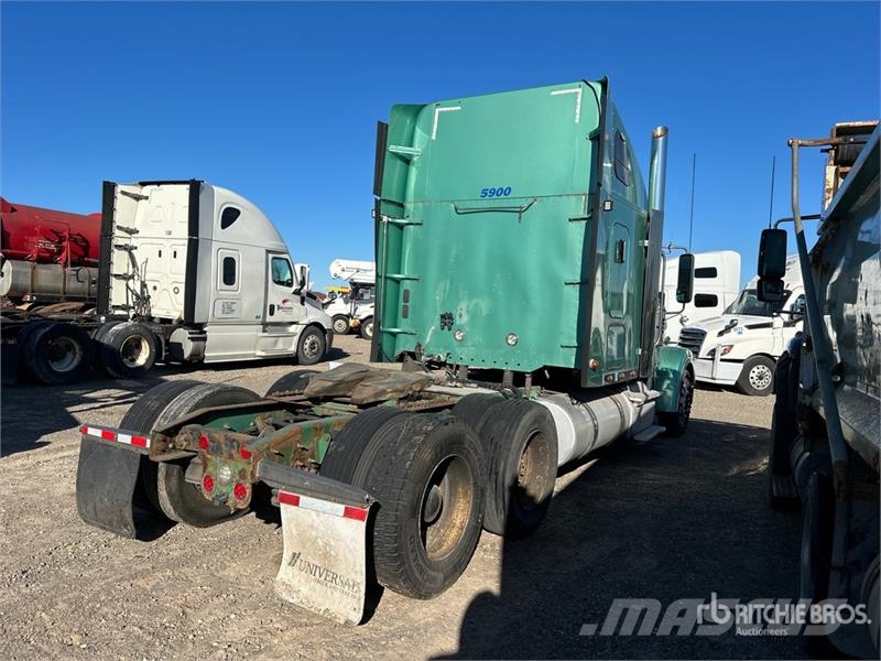 Freightliner Coronado 132 6x4 T/A Sleeper Truck Tractor وحدات الجر