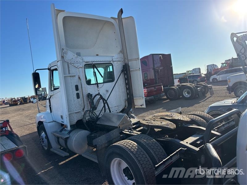 Freightliner CST120 4x2 S/A Day Cab Truck Tractor Nyergesvontatók