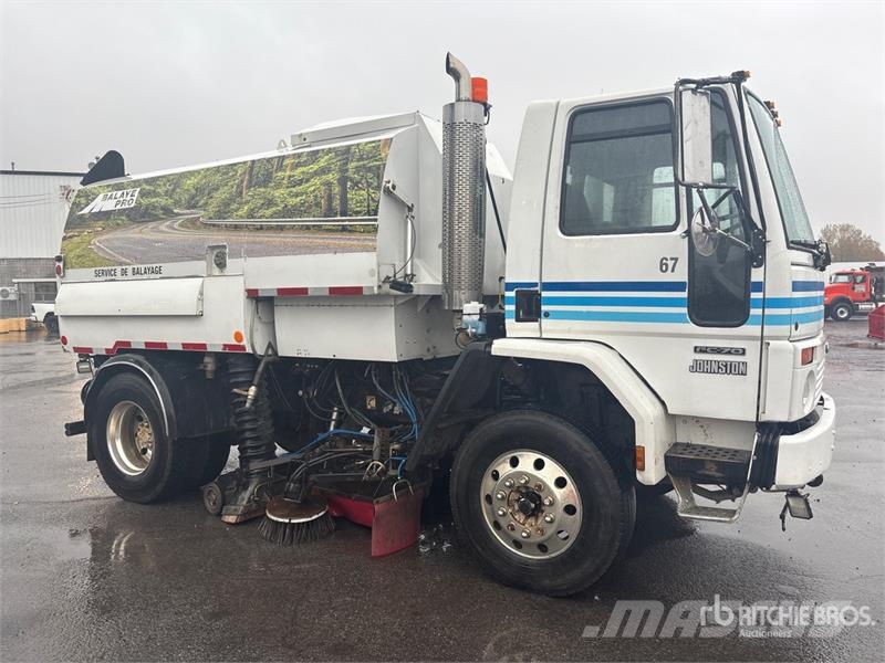 Freightliner FC70 Sweeper Truck Прибиральні машини