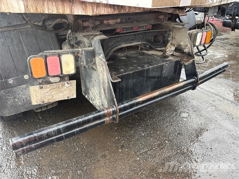 Freightliner FC70 Sweeper Truck Прибиральні машини