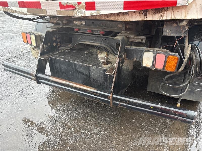 Freightliner FC70 Sweeper Truck Прибиральні машини