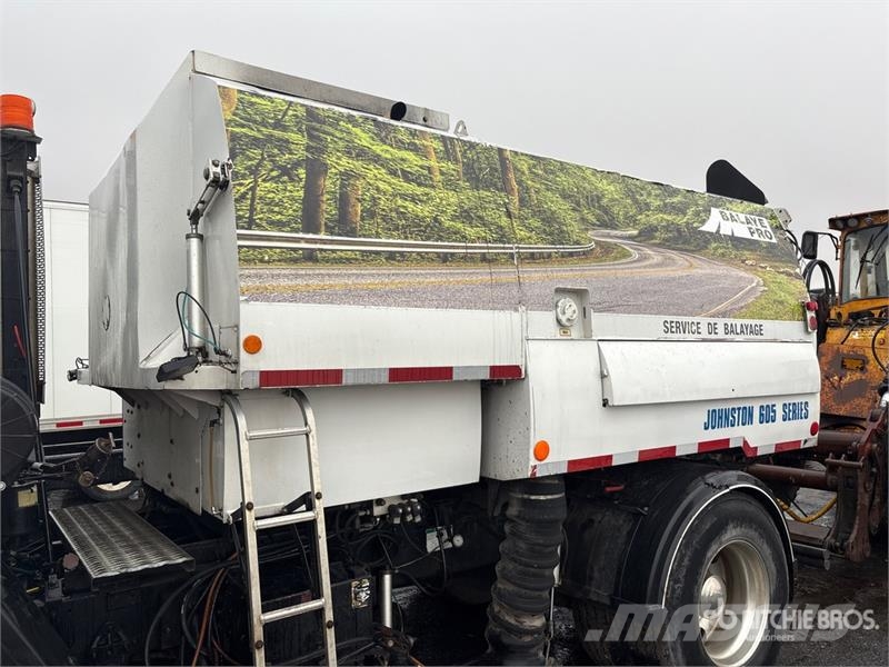 Freightliner FC70 Sweeper Truck Прибиральні машини