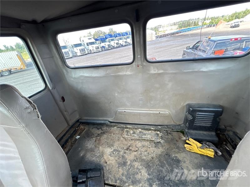 Freightliner FL 112 캐빈 및 인테리어