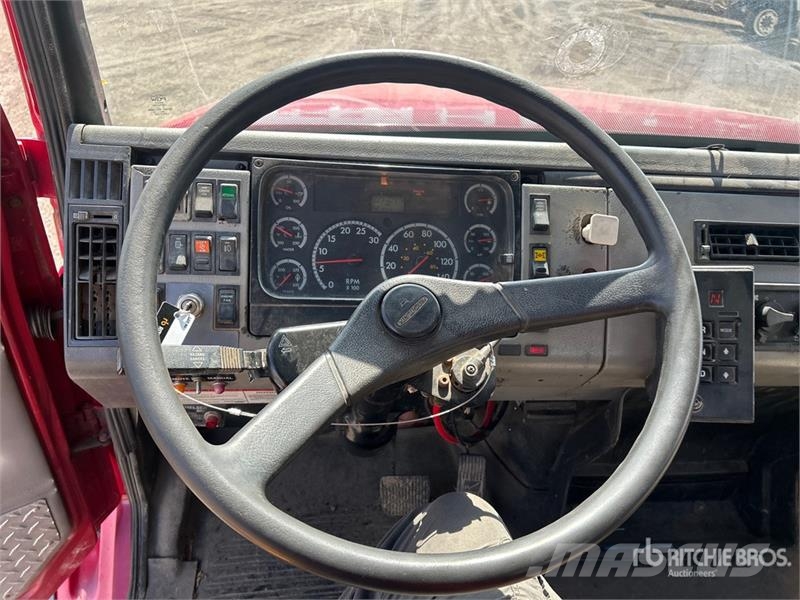 Freightliner FL 112 캐빈 및 인테리어