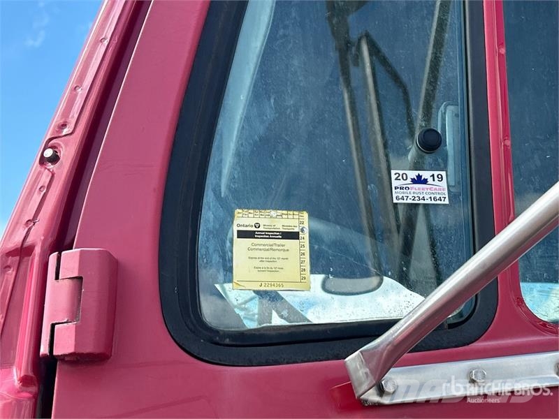 Freightliner FL 112 캐빈 및 인테리어
