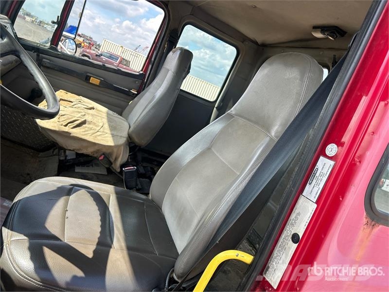 Freightliner FL 112 캐빈 및 인테리어