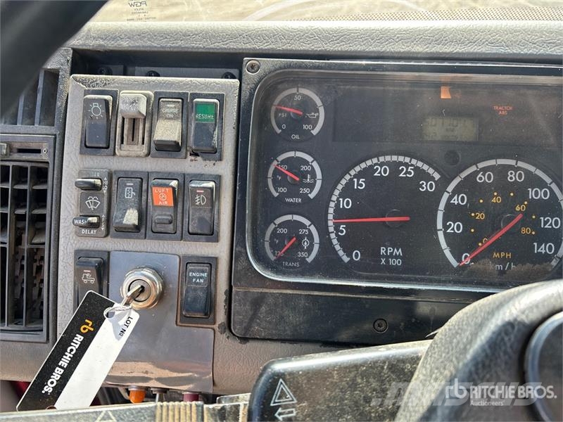 Freightliner FL 112 캐빈 및 인테리어