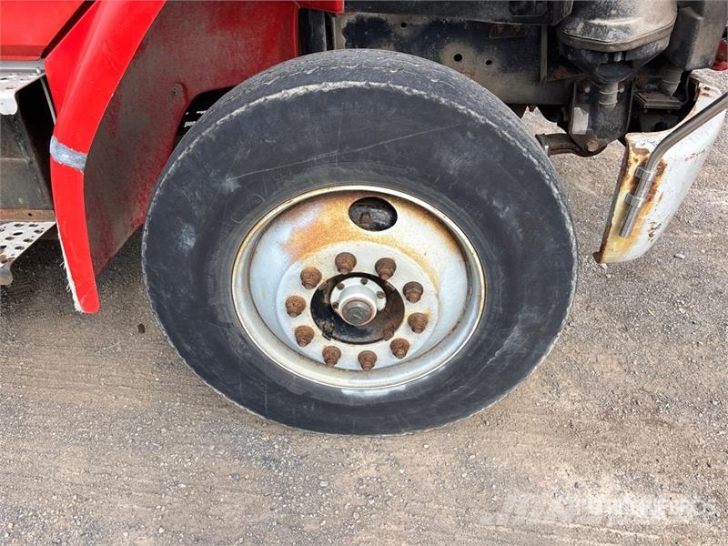 Freightliner FL 80 Camiones de perforación móvil