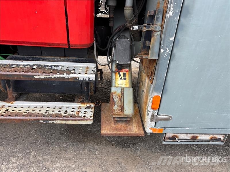 Freightliner FL 80 Camiones de perforación móvil