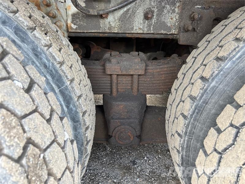 Freightliner FL 80 Camiones de perforación móvil