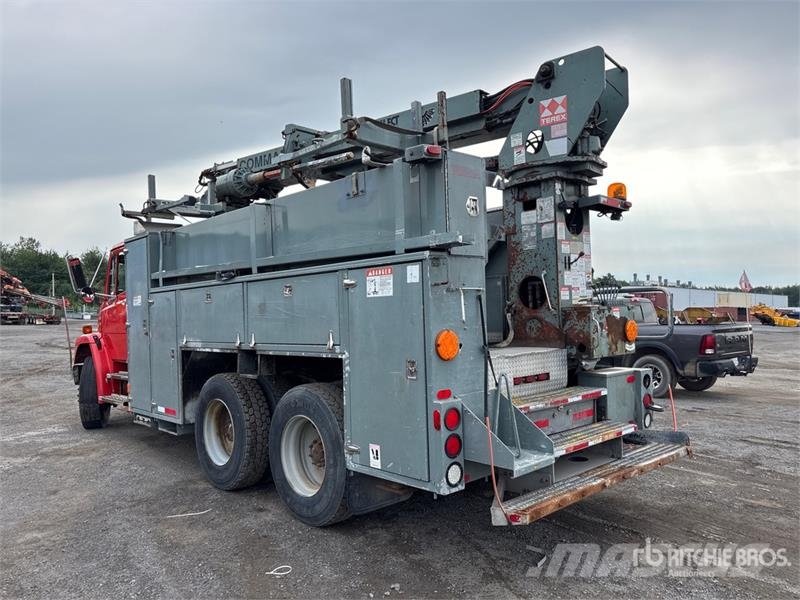 Freightliner FL 80 Camiones de perforación móvil