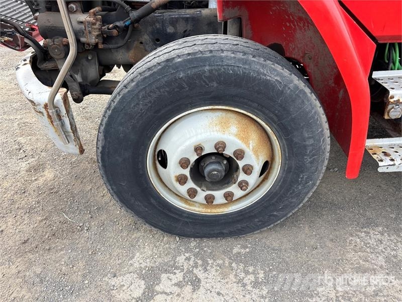 Freightliner FL 80 Camiones de perforación móvil