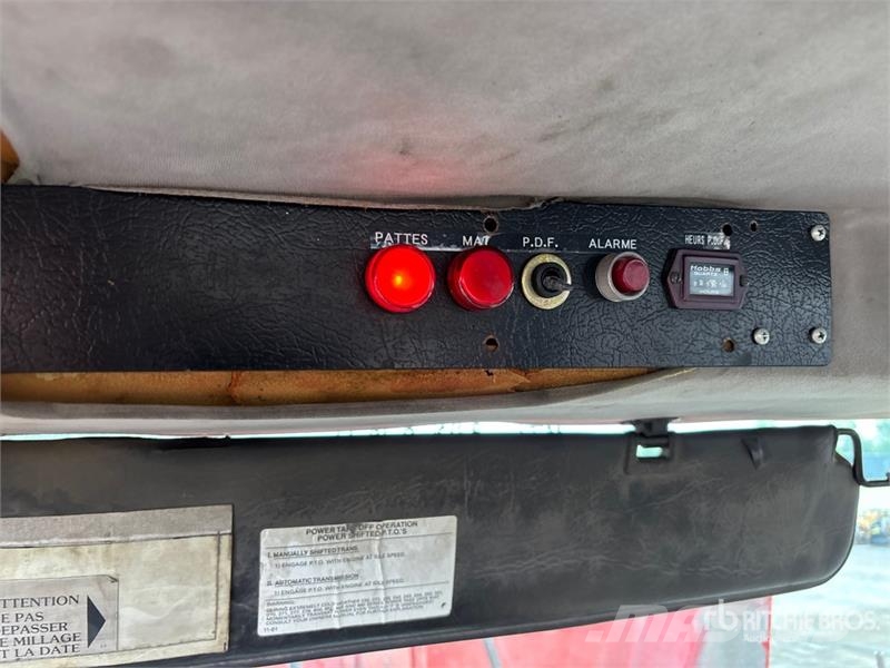 Freightliner FL 80 Camiones de perforación móvil