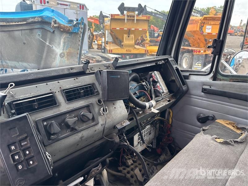 Freightliner FL 80 Kabine i unutrašnjost
