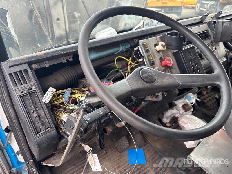 Freightliner FL 80 Kabine i unutrašnjost