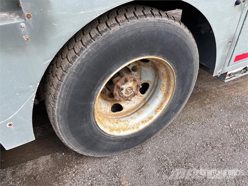 Freightliner FL 80 Camiones de perforación móvil