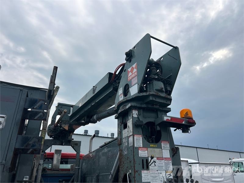 Freightliner FL 80 Camiones de perforación móvil