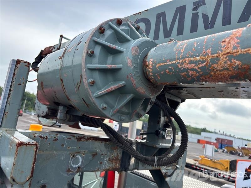 Freightliner FL 80 Camiones de perforación móvil