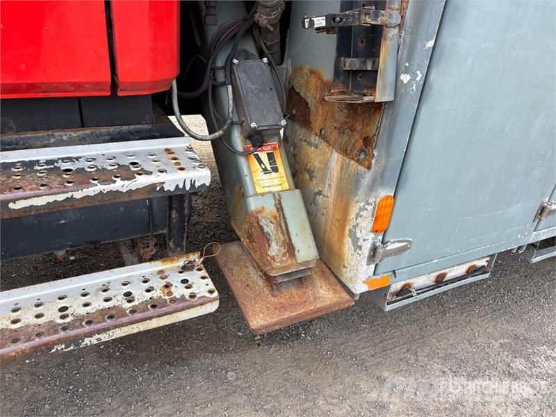 Freightliner FL 80 Camiones de perforación móvil