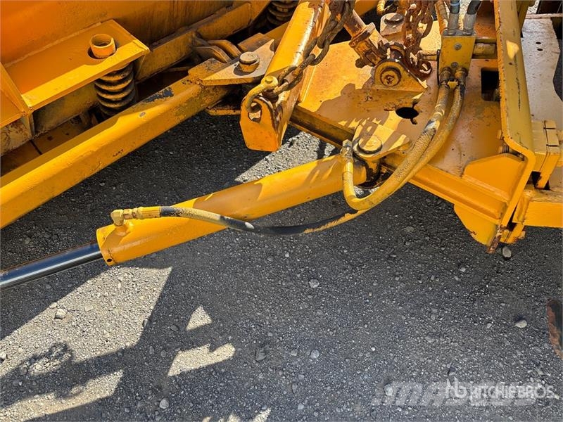 Freightliner FL80 4x2 Snow Plow Truck 시립/다목적 차량