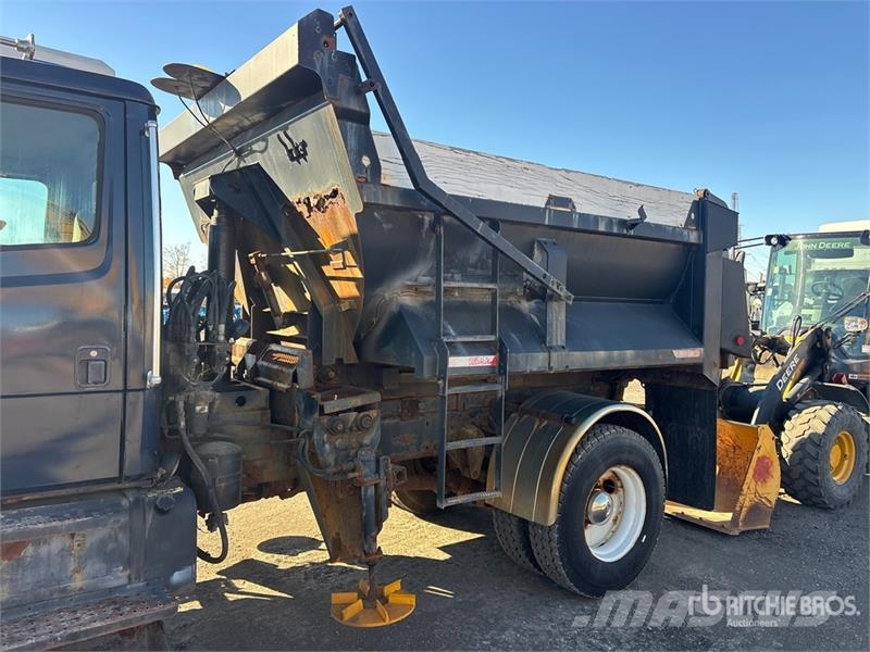 Freightliner FL80 4x2 Spreader Truck Kommunal-Sonderfahrzeuge