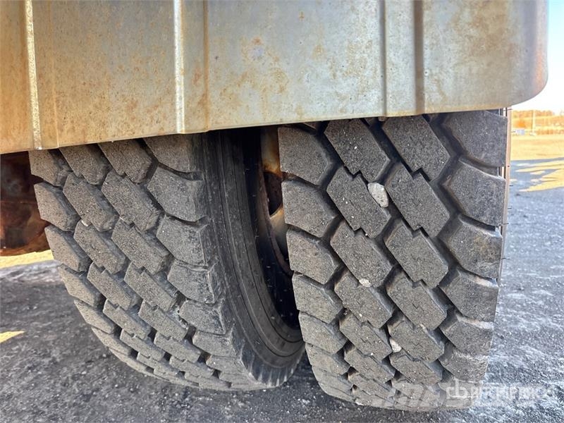 Freightliner FL80 4x2 Spreader Truck Kommunal-Sonderfahrzeuge