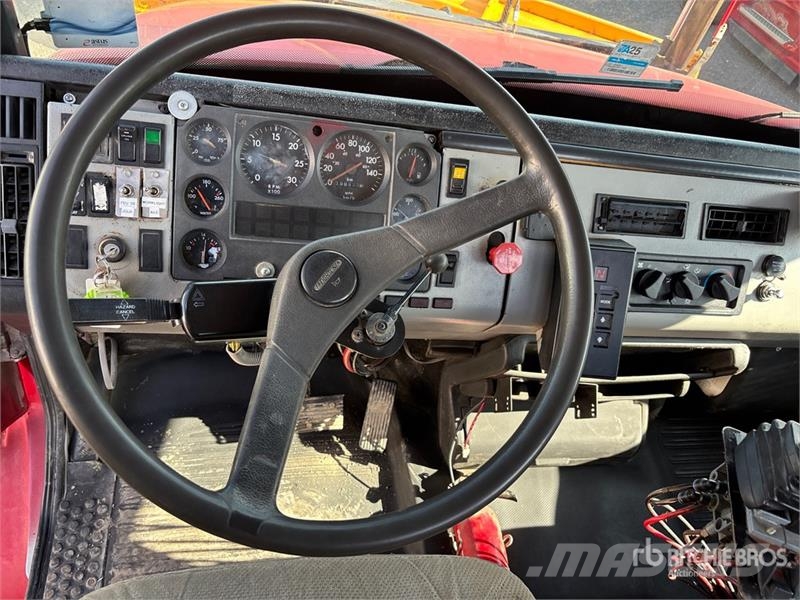 Freightliner FL80 4x2 Snow Plow Truck 시립/다목적 차량