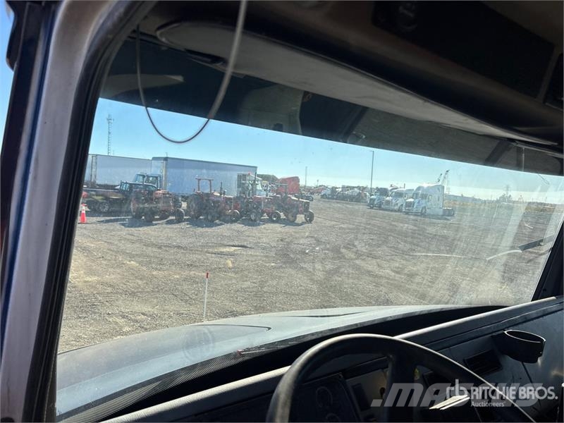 Freightliner FL80 4x2 Spreader Truck Kommunal-Sonderfahrzeuge