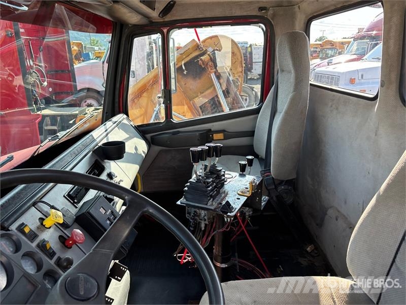 Freightliner FL80 4x2 Snow Plow Truck 시립/다목적 차량