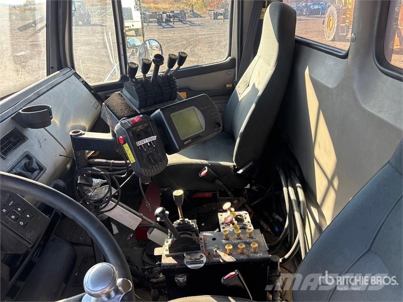 Freightliner FL80 4x2 Spreader Truck Kommunal-Sonderfahrzeuge