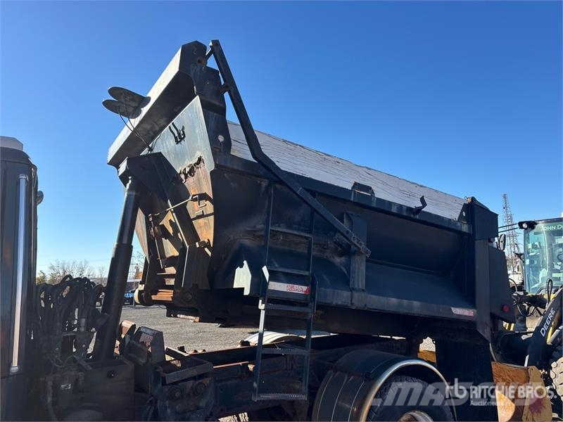 Freightliner FL80 4x2 Spreader Truck Kommunal-Sonderfahrzeuge