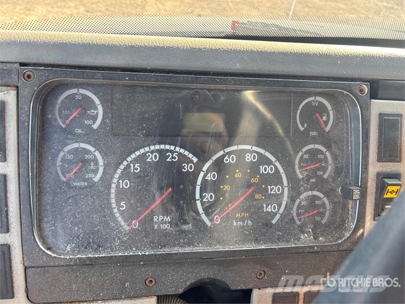 Freightliner FL80 4x2 Spreader Truck Kommunal-Sonderfahrzeuge