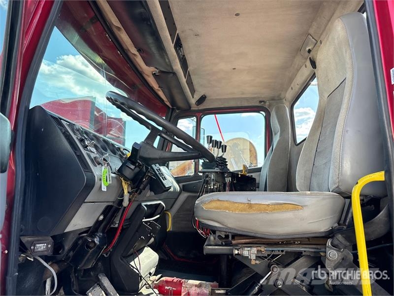 Freightliner FL80 4x2 Snow Plow Truck 시립/다목적 차량