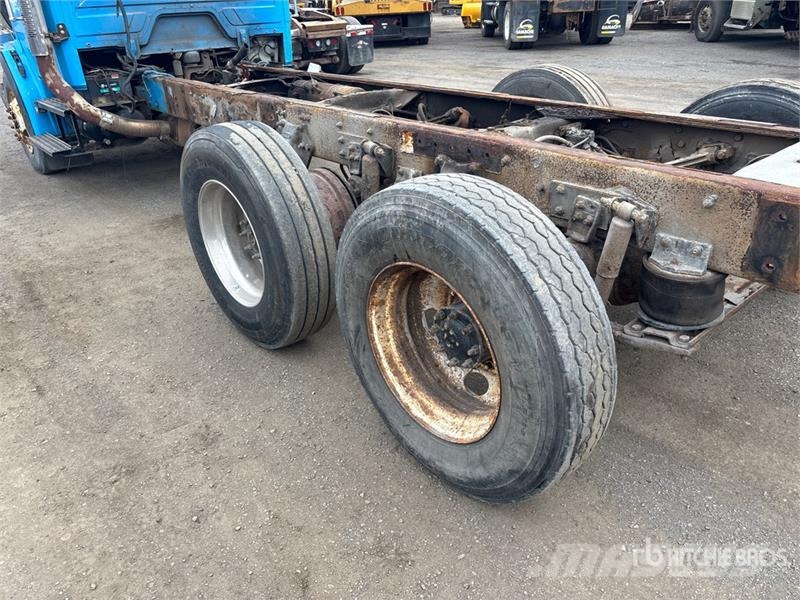 Freightliner FL80 4x2 Cab and Chassis (Inoperable) Kabinen