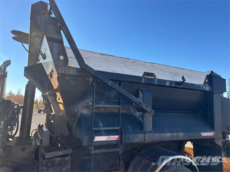 Freightliner FL80 4x2 Spreader Truck Kommunal-Sonderfahrzeuge