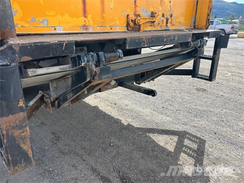 Freightliner FL80 4x2 Utility Truck Kiperi