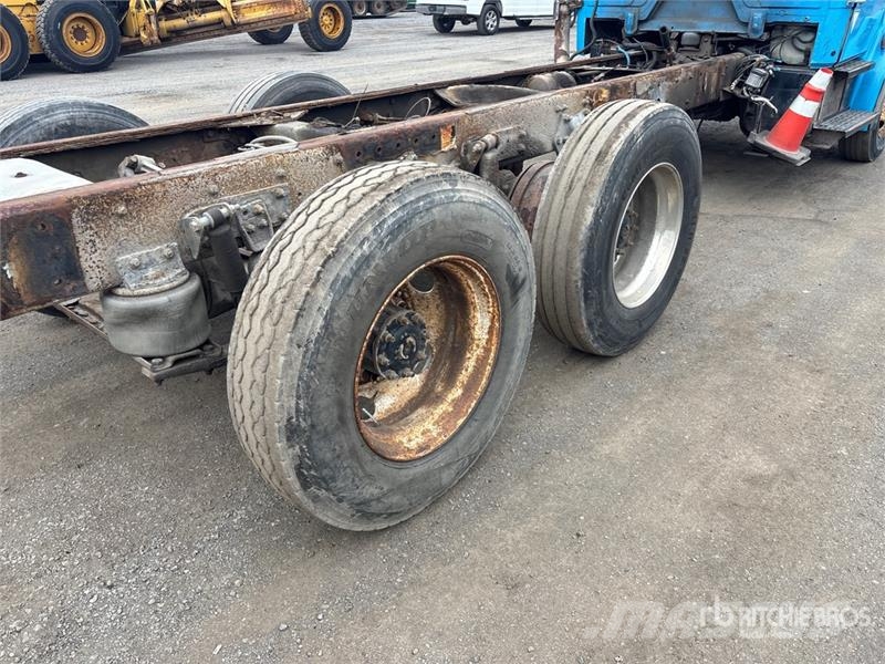 Freightliner FL80 4x2 Cab and Chassis (Inoperable) Kabinen