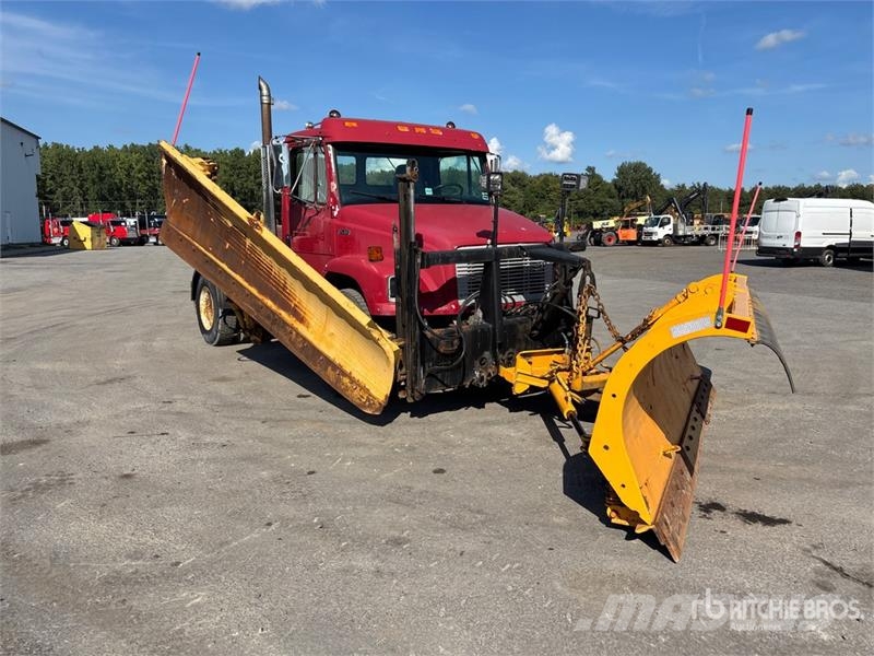 Freightliner FL80 4x2 Snow Plow Truck 시립/다목적 차량