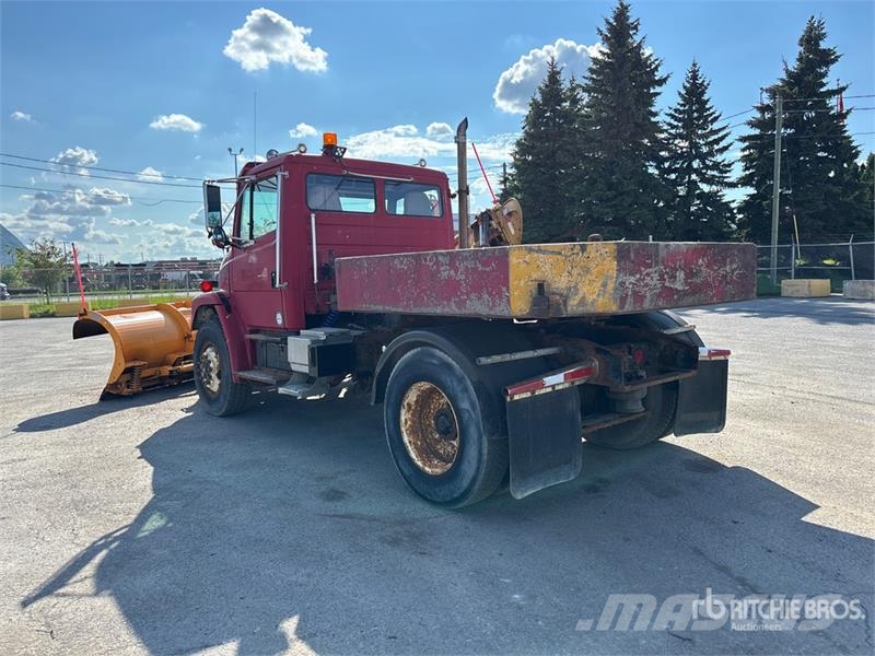 Freightliner FL80 4x2 Snow Plow Truck 시립/다목적 차량