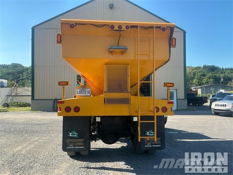Freightliner FL80 4x4 Snow Plow Truck Veicoli municipali