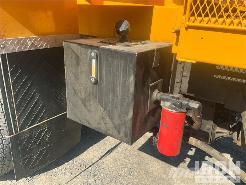 Freightliner FL80 4x4 Snow Plow Truck Veicoli municipali