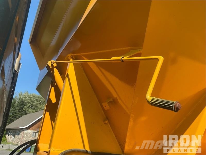 Freightliner FL80 4x4 Snow Plow Truck Veicoli municipali