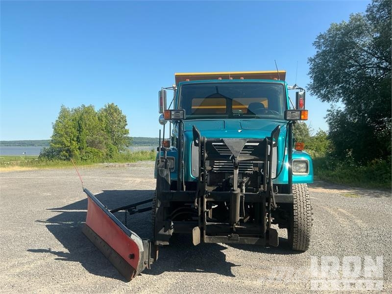 Freightliner FL80 4x4 Snow Plow Truck Veicoli municipali