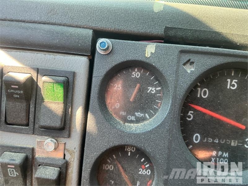 Freightliner FL80 4x4 Snow Plow Truck Veicoli municipali